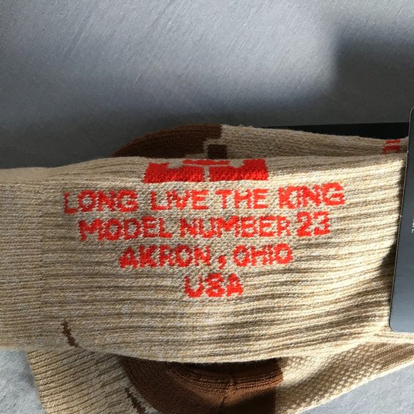 One Pair Nike Basketball Elite Crew Lebron Socks - Picture 4 of 8